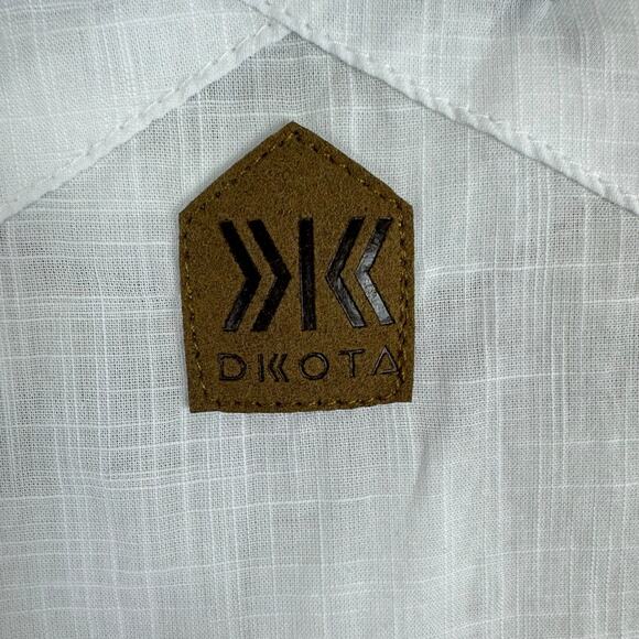 Dakota NWT White 100% Cotton Short Sleeve Collared Lightweight Button Up Size XL - Picture 3 of 8